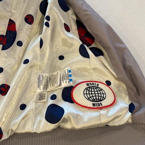 Adidas women’s vintage bomber jacket medium EUC - Picture 5 of 7